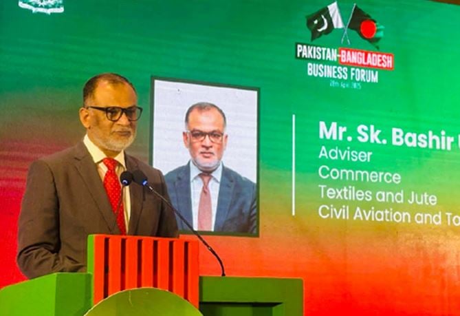 Businessmen have to come forward to attain desired trade goals: Adviser