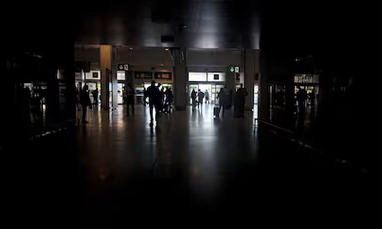 Massive blackout hits Spain and Portugal