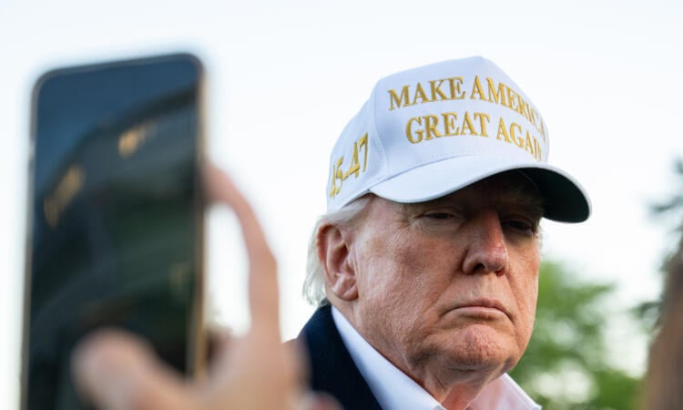 Trump targets US 'sanctuary cities' in migrant crackdown