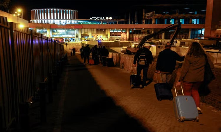 Power restored to 'over 99 percent' of mainland Spain: operator