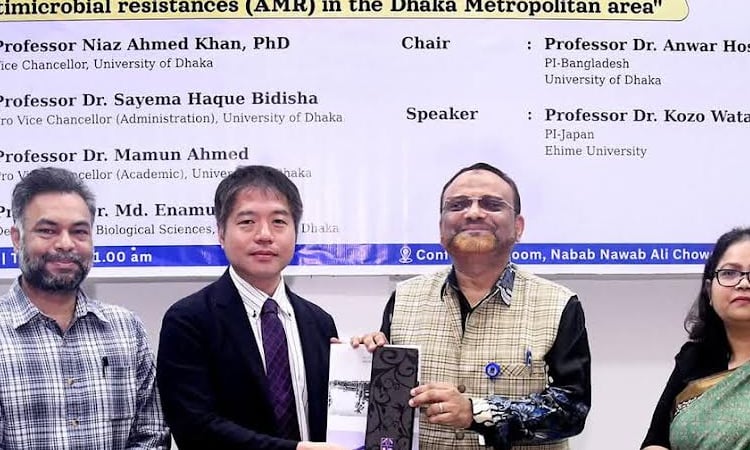 40% of our faculties are of global standard: DU VC