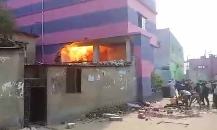 3 burnt in gas explosion in Narayanganj 
