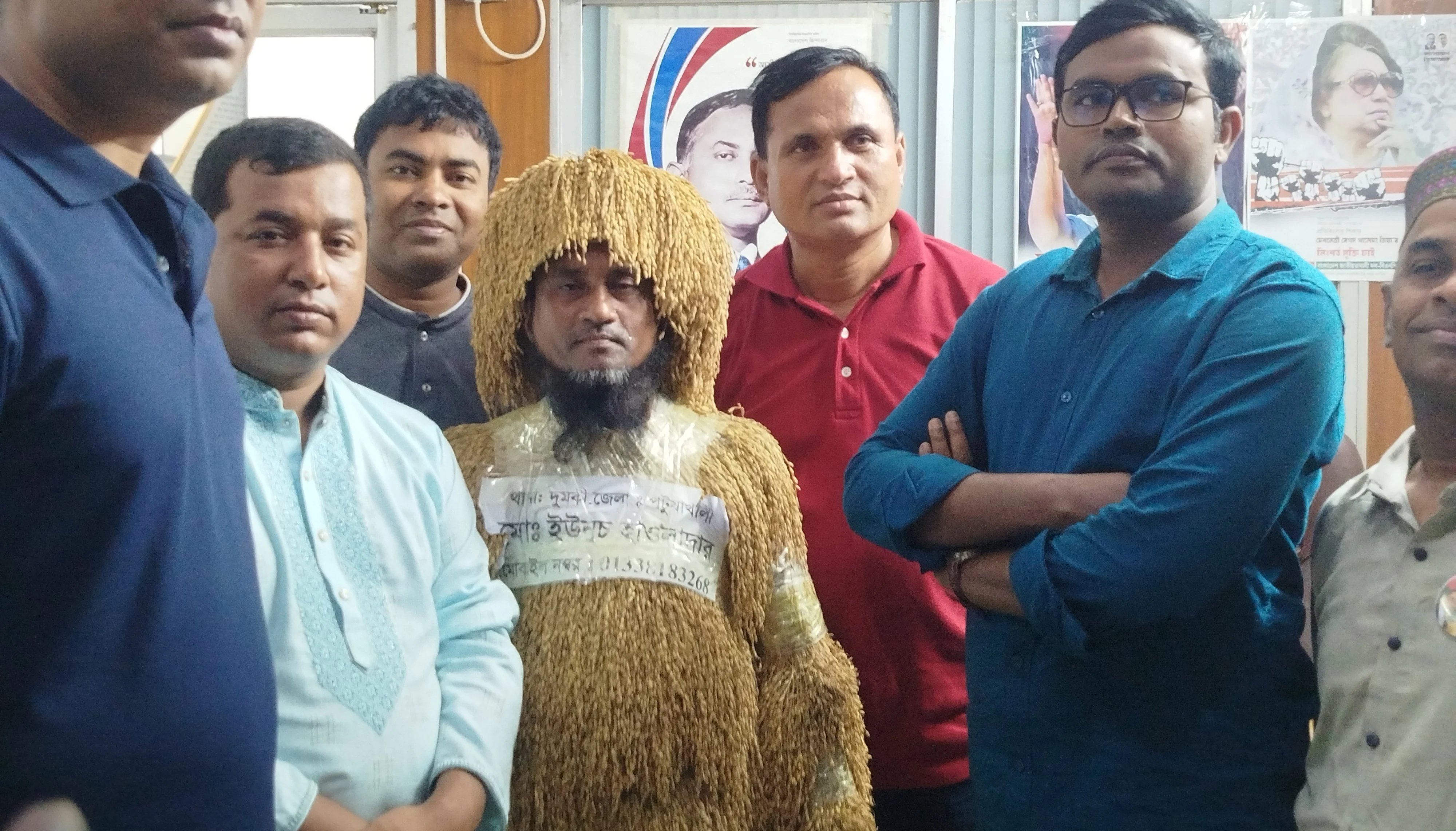‘Dhanmanab' costume attracts attention at BNP’s Labour Day rally