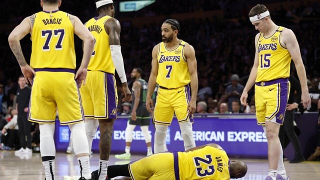 Lakers prepare for offseason rebuild after playoff exit