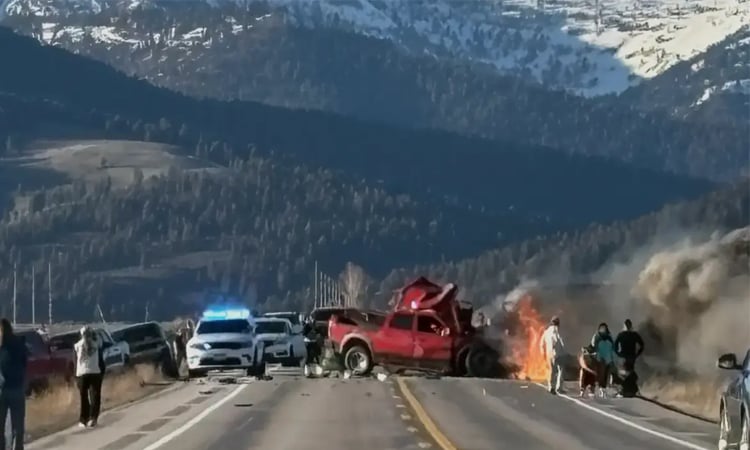 Seven dead in fiery US van crash near Yellowstone