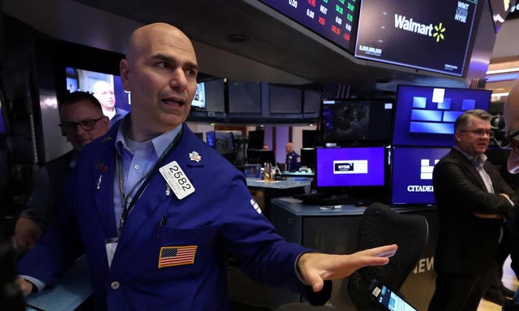 US stocks finish higher, extending rally