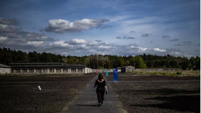 Germans mark liberation of Ravensbrueck Nazi camp