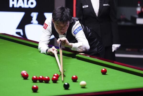 China's Zhao leads Williams 11-6 in world snooker final