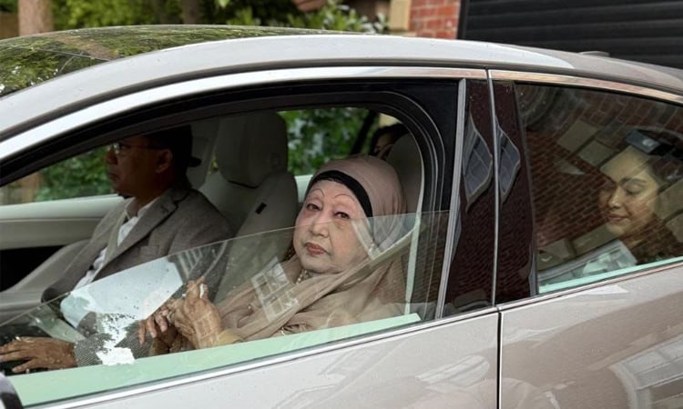 Khaleda to leave London for home around 4.10pm London time  
