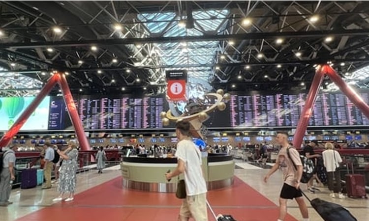 Drone attacks halt traffic at airports across Russia