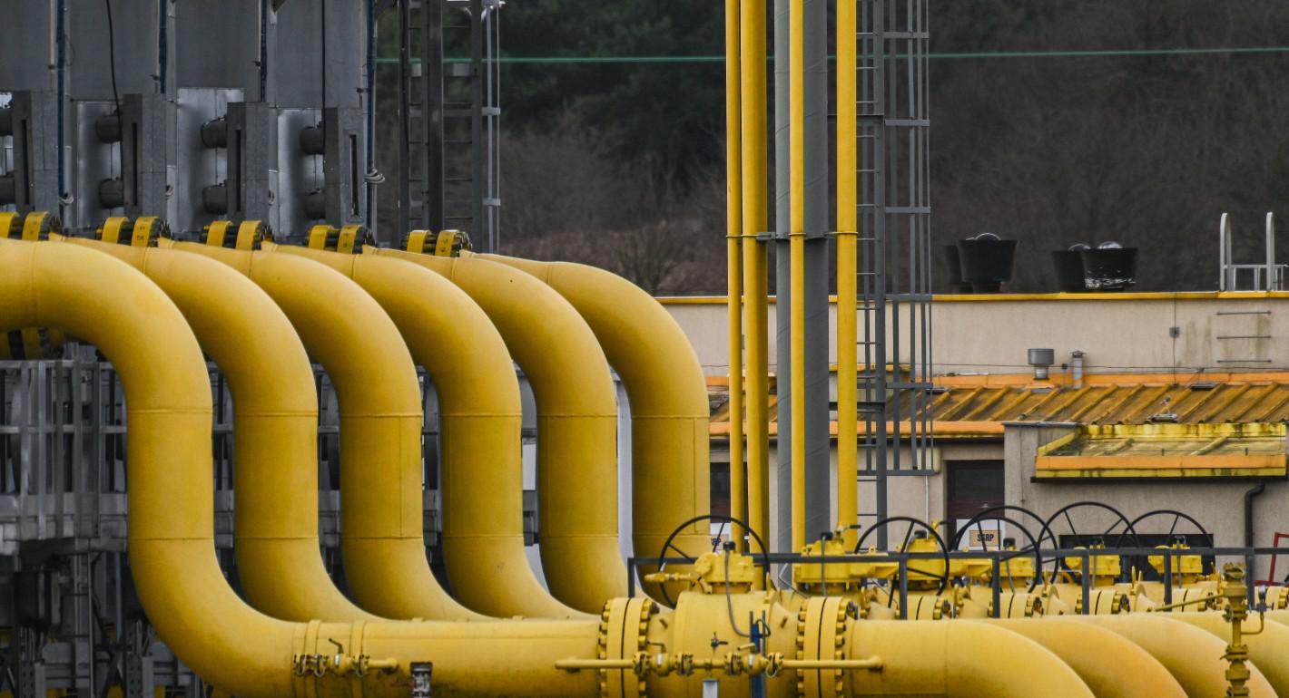 EU to lay out plan to cut last Russian gas supplies