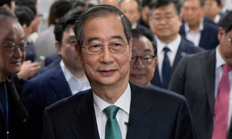 South Korea ex-PM talks up Trump credentials ahead of vote
