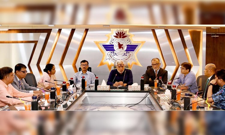 Advisers visit HSIA’s Third Terminal to review progress, operations