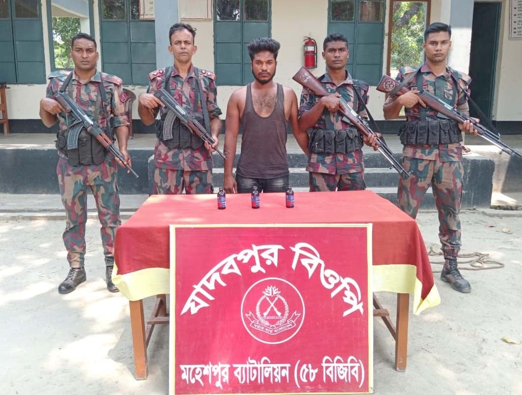 35 Bangladeshis detained in Jhenaidah border for entering India illegally