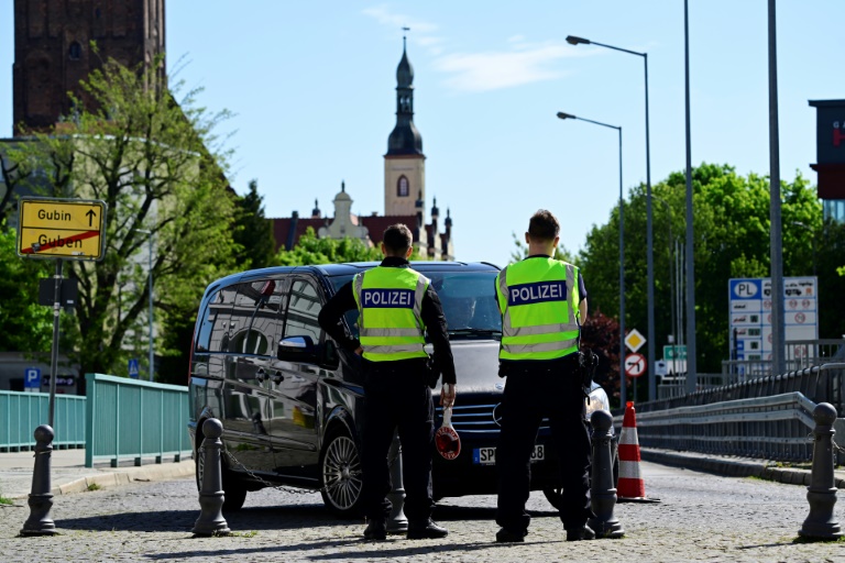 New border checks stir old memories on Polish-German border
