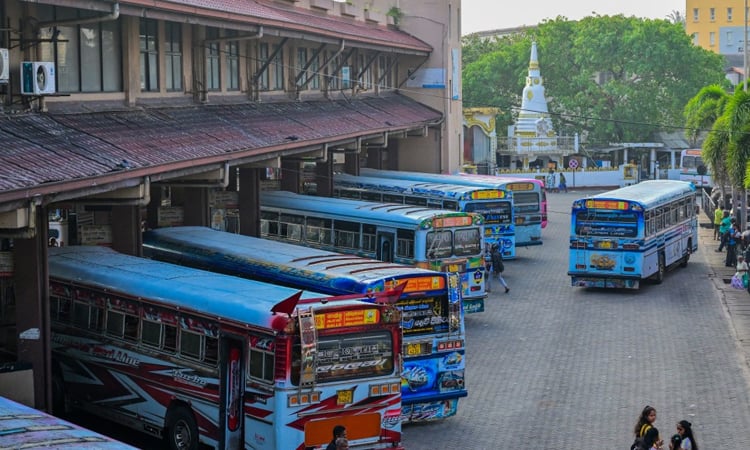 Bus carrying pilgrims crashes killing 15 in Sri Lanka