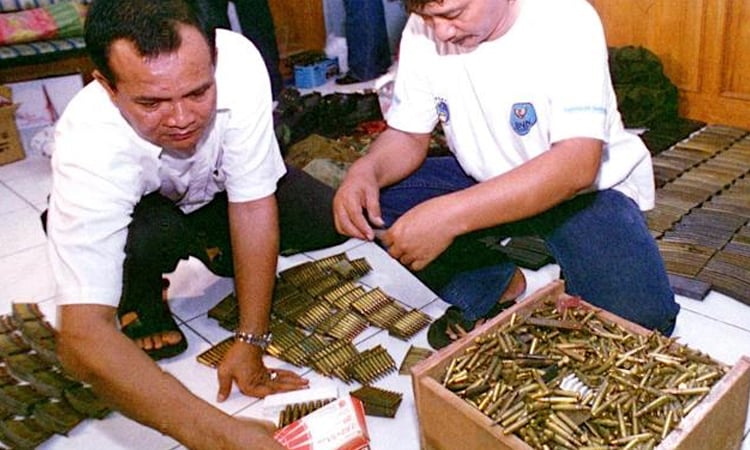  Accident at munitions disposal site kills 13 in Indonesia 