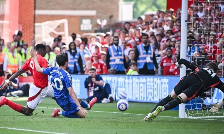 Forest striker Awoniyi rushed to hospital for abdominal surgery: reports
