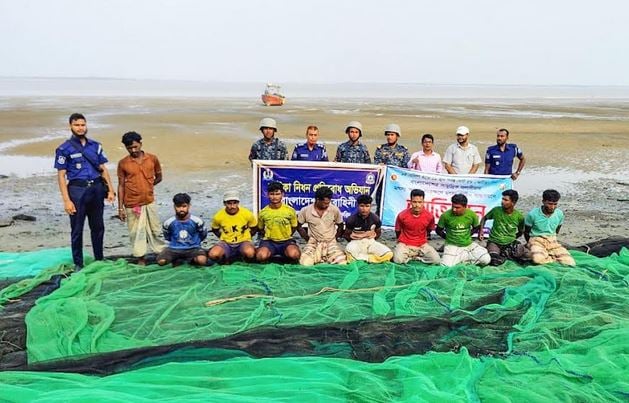 Navy seizes 12 boats carrying illegal nets, fish worth Tk 18cr