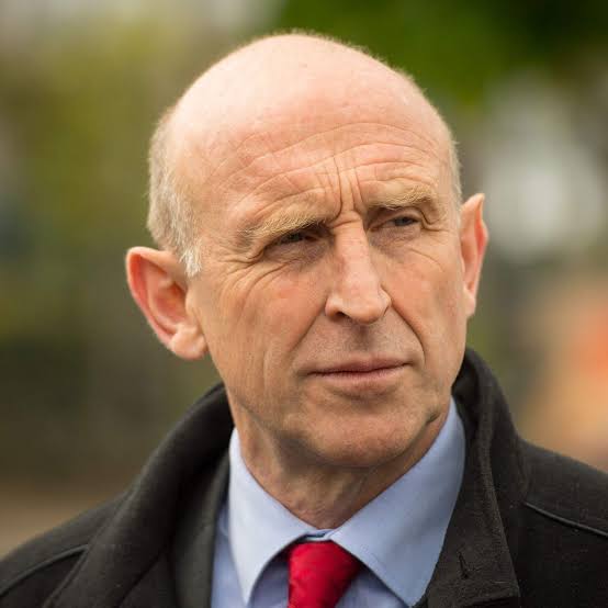 Time 'to put pressure on Putin': UK defence minister