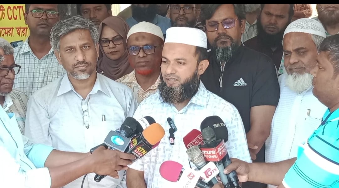 KUET teachers extended sit-in programme