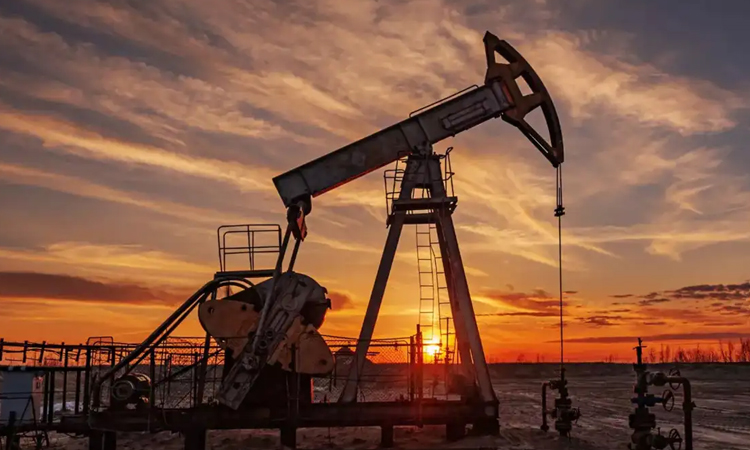 Oil prices jump on report of Israel prepping Iran strike