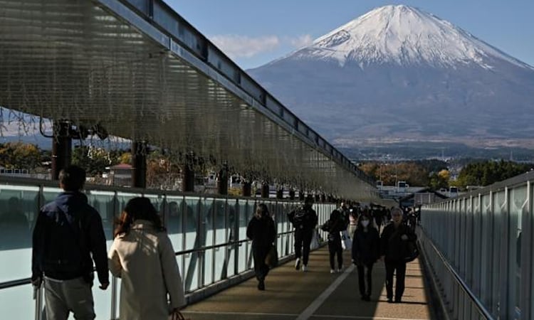 Japan tourists soared 28.5% in April to record 3.9mn
