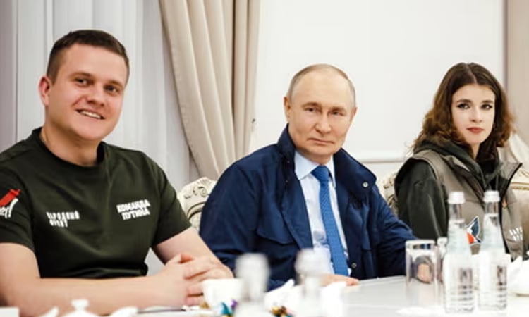 Putin visits Kursk region for 1st time since Ukraine ousted