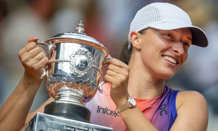 Queen of clay Swiatek's reign under threat at Roland Garros