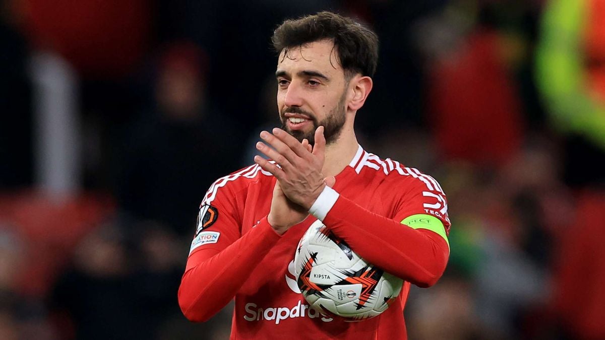 Fernandes offers to leave Man Utd to help club rebuild
