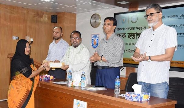 KU VC distributes Tk 2.5 crore for research purposes