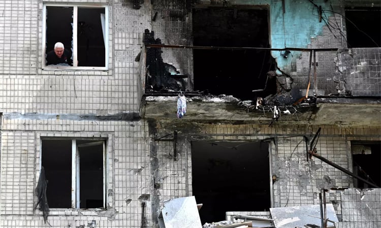 Ukraine says new drone attack on Kyiv, warns of missile threat