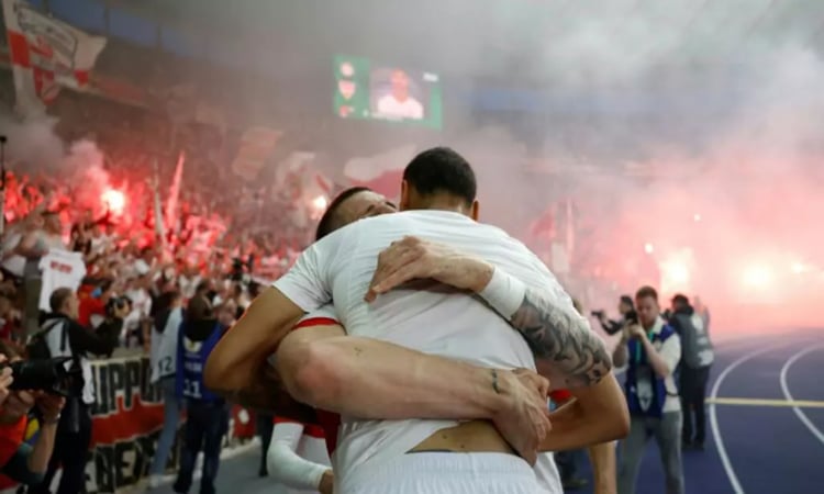 Stuttgart survive late Bielefeld scare to win German Cup
