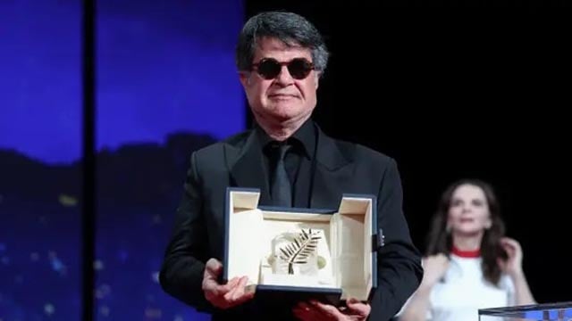 Filmmaker Panahi cheered on return to Iran after Cannes triumph