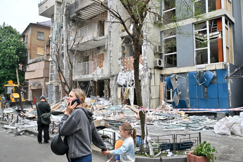 Russia accuses Ukraine of trying to derail peace talks