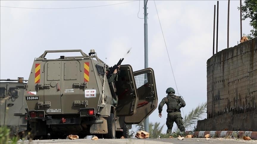 Israeli forces raid foreign exchange stores across West Bank