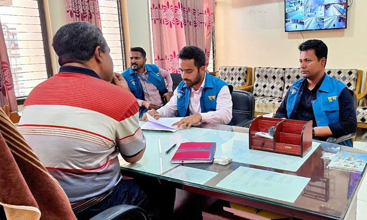 ACC raids Ctg railway station, finds evidence of irregularities 