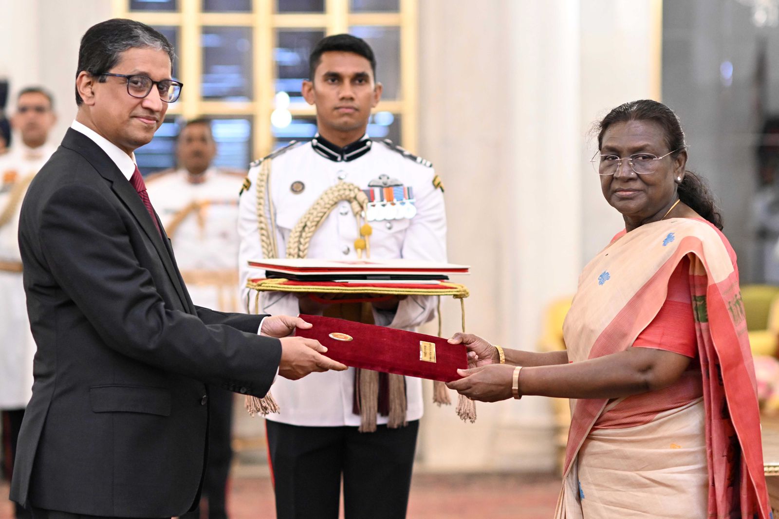 Bangladesh envoy presents credentials to Indian President
