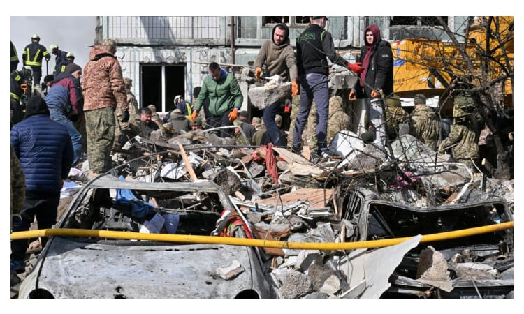 Russian attacks kill two in Ukraine