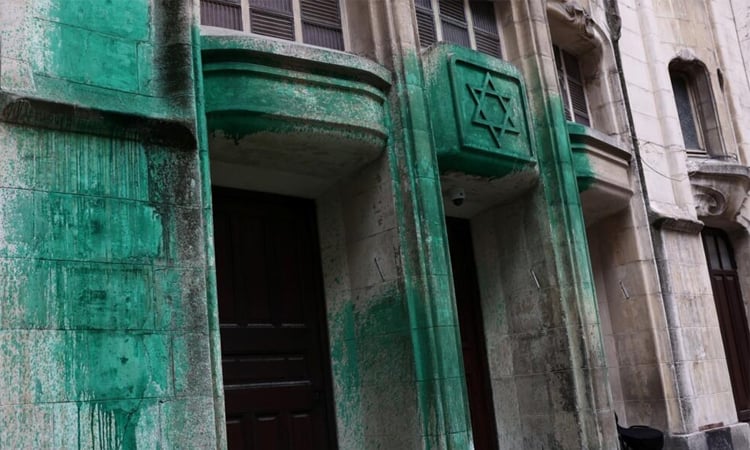 Paris Holocaust memorial, synagogues vandalized