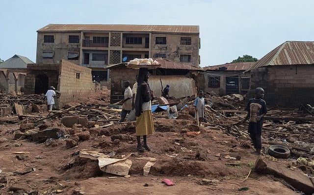 Nigeria flood victims mourn missing bodies as death toll stagnates