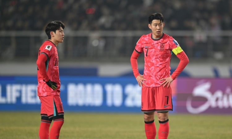 South Korea on cusp, Uzbeks eye historic World Cup spot