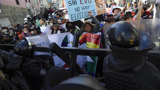 Ten Bolivian police hurt in clashes with Morales supporters