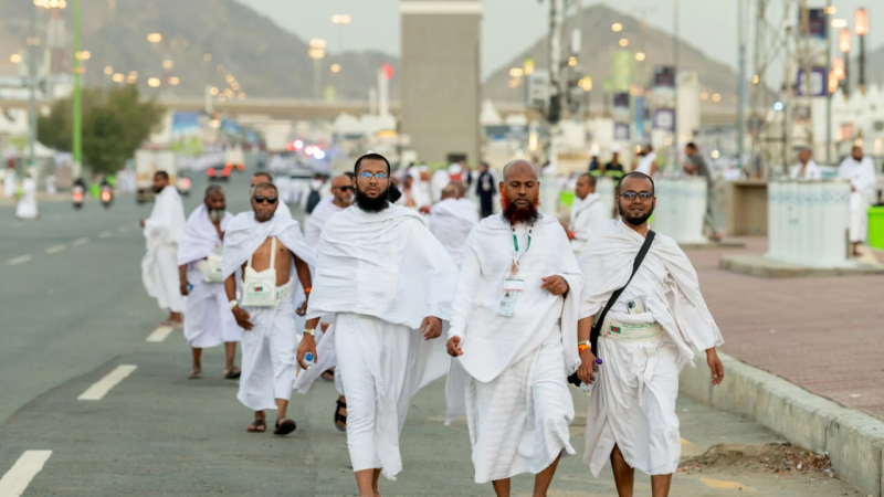 Pilgrims stone devil as Hajj ends under heat, tight watch