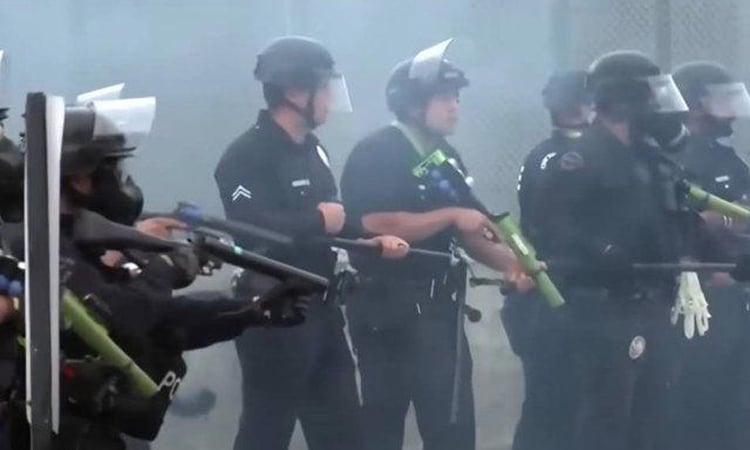 US agents, protesters clash again in Los Angeles over immigration raids