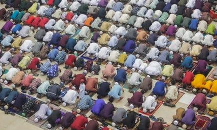Eid-ul-Azha celebrated with due religious fervor in Gaibandha