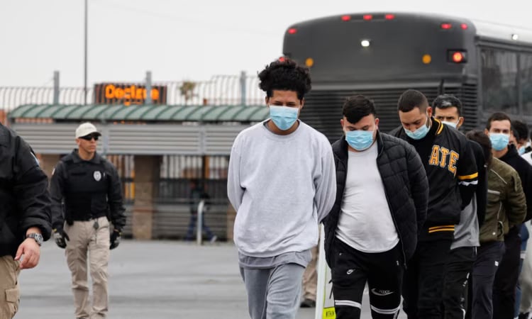 Kosovo says agreed to host migrants deported from US