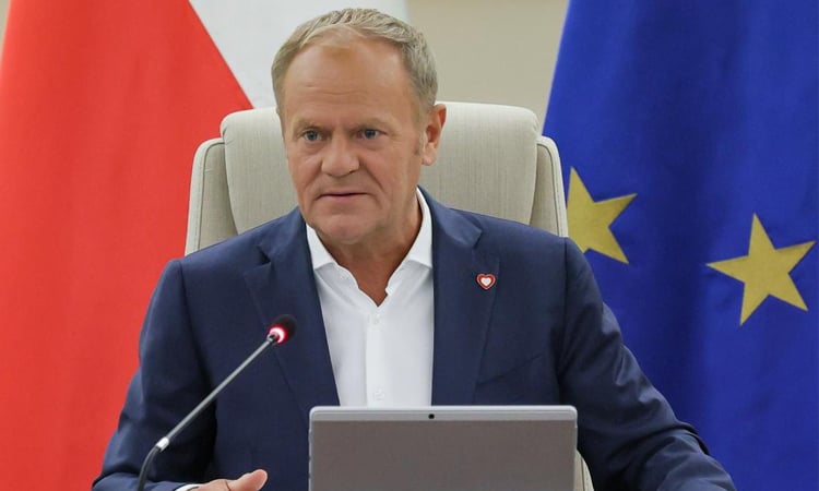 Pro-EU Polish government wins confidence vote