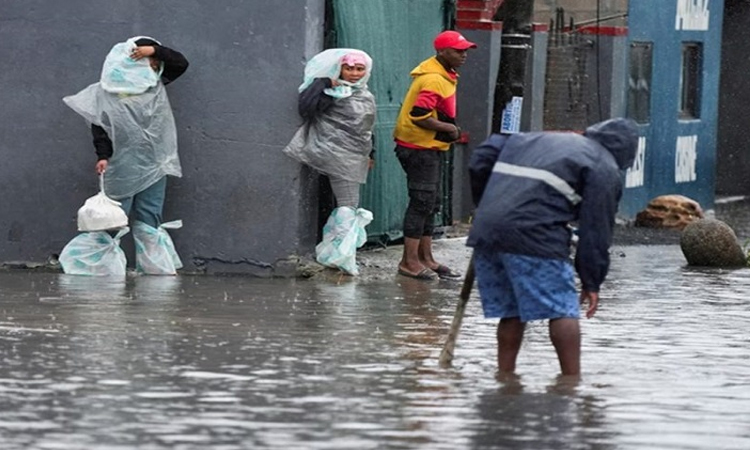 S.African president visits disaster zone after deadly floods