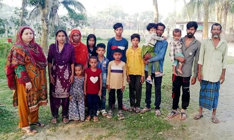 BSF pushes 15 people into Bangladesh thru Dinajpur border